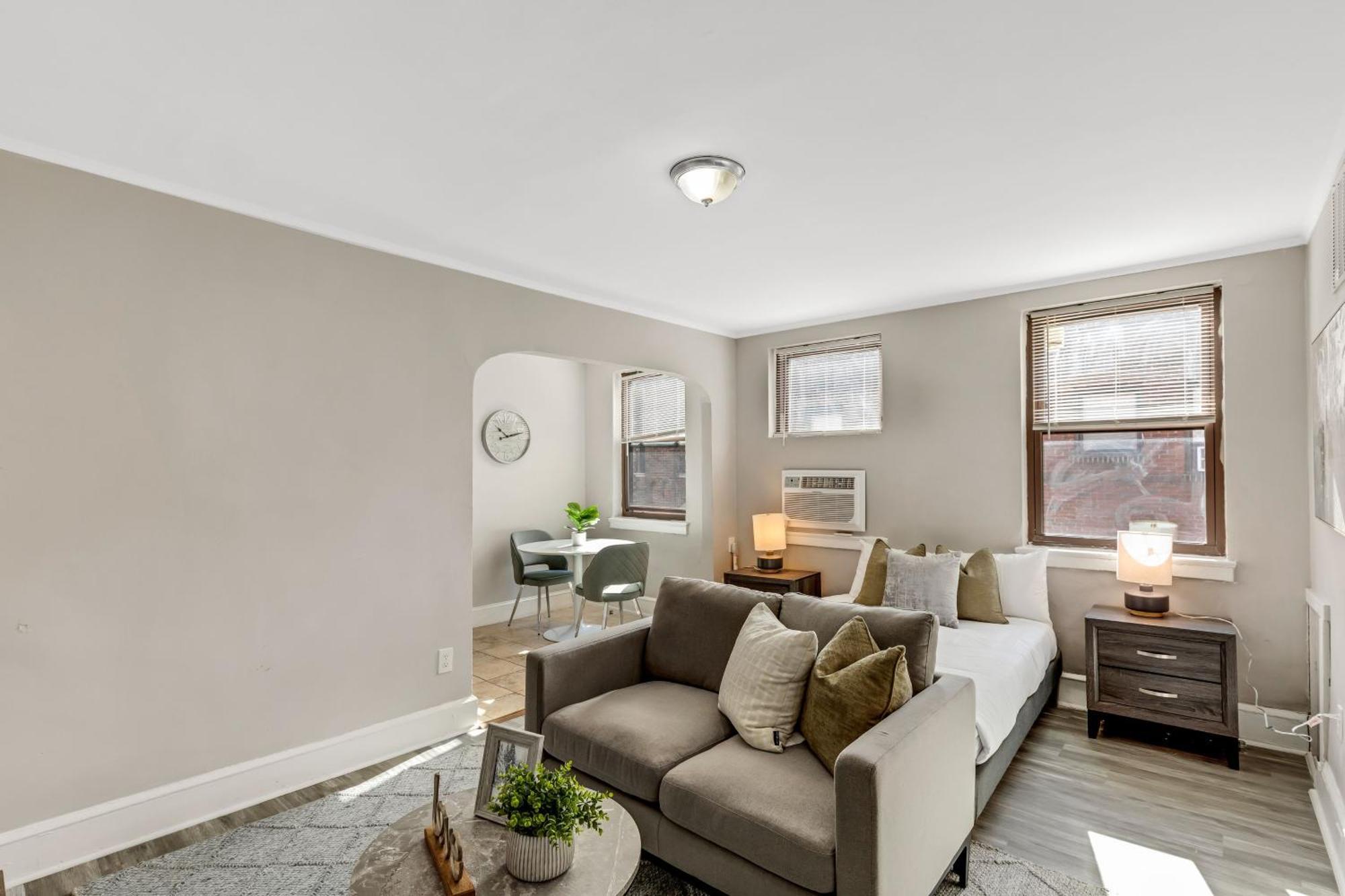 Lennox C201 Furnished Att Students Apartment *